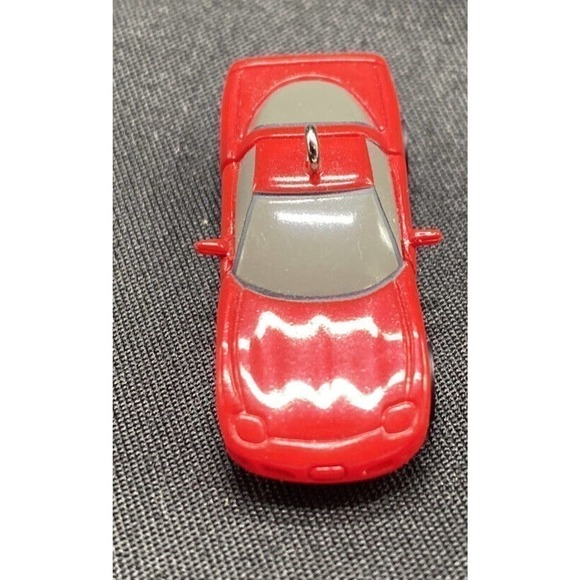 HALLMARK Keepsake Ornament Miniature 1997 CHEVROLET CORVETTE Red1997 - Picture 4 of 7